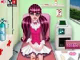 Play Draculaura in the ambulance now