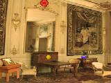 Play European white palace escape