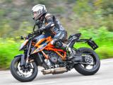 Play Ktm super duke r puzzle now