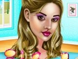 Play Emilys folklore fashion dress up now